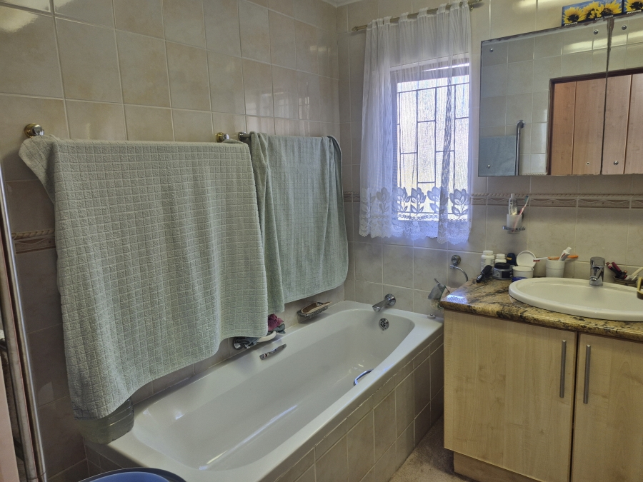 3 Bedroom Property for Sale in Hunters Estate Western Cape